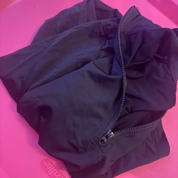 Black Fitted Cropped athletic jacket - Picture 2 of 2